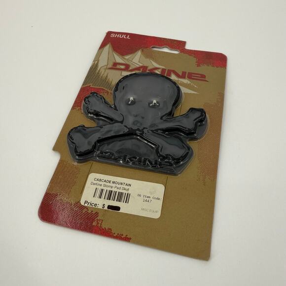 Dakine Black Skull Stomp Pad Snowboard Spike Pad Mat NEW OEM Genuine - Picture 3 of 3